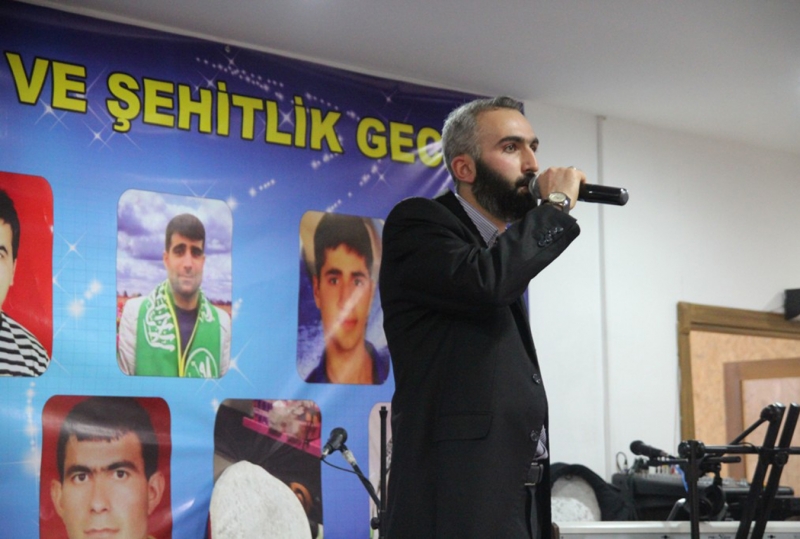 Van şehitlerini andı Van şehitlerini andı